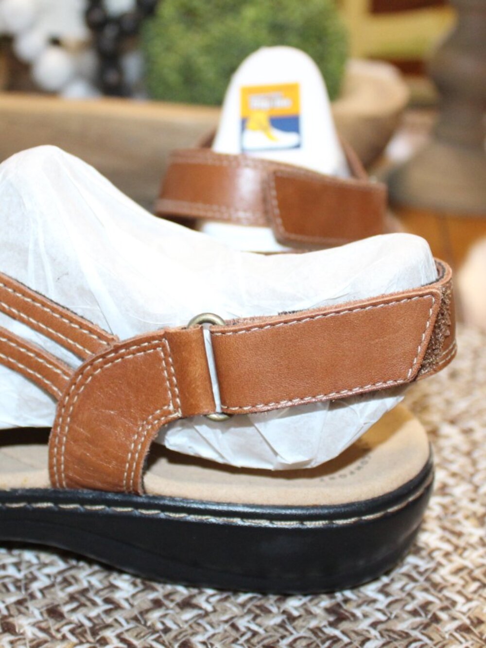 NWT Clarks Leisa Janna Sandals 9 1/2 WIDE SUPER CUTE! - Picture 10 of 15